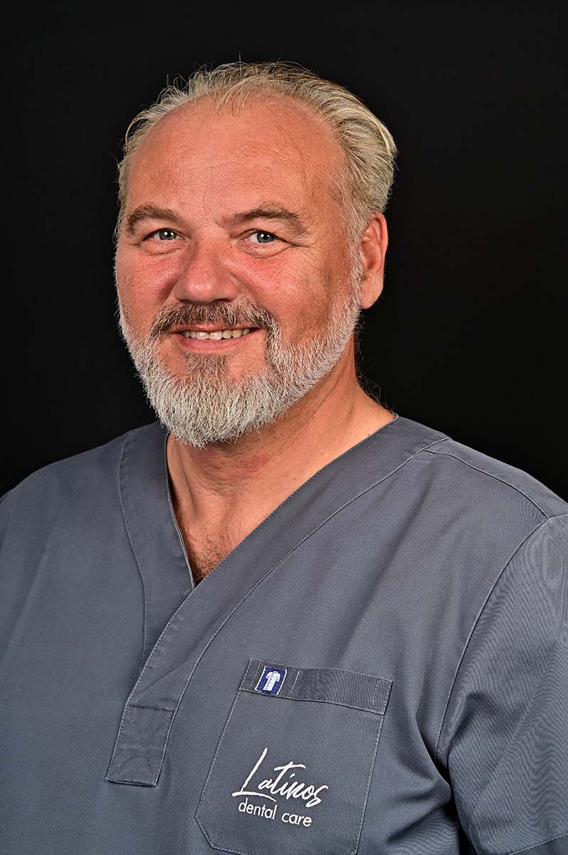 Φώτης Λατίνος - Χειρουργός Οδοντίατρος